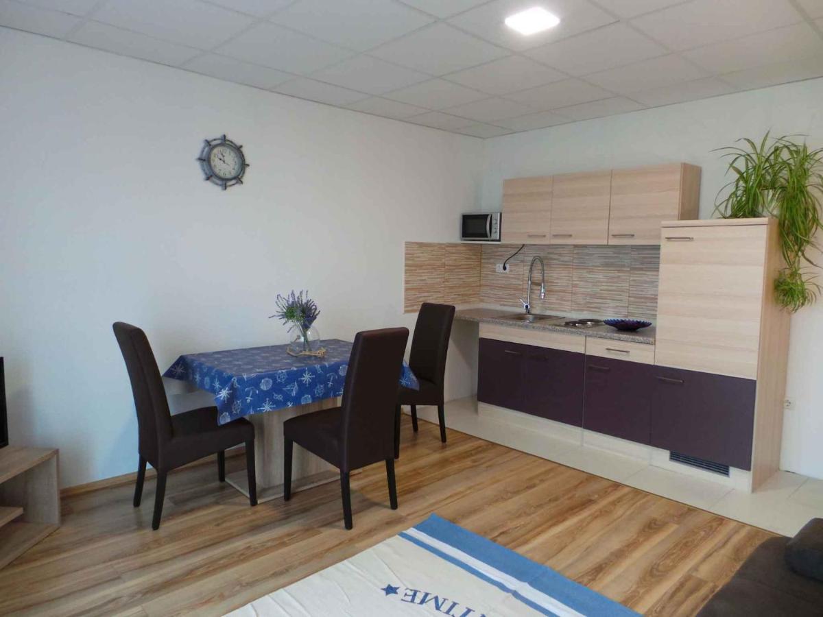 Apartments In Cizici/Insel Krk 31083 외부 사진